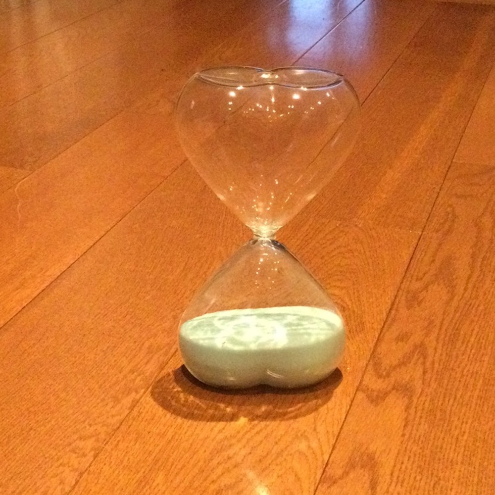 Bouclair hourglass, beautiful sky blue sand.